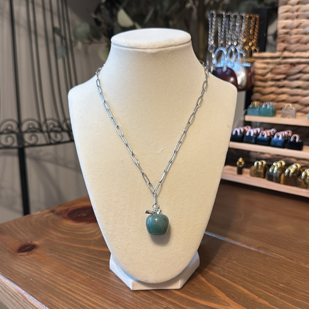 1 pc Apple Paperclip Necklace (various stones) - Picture 6 of 7